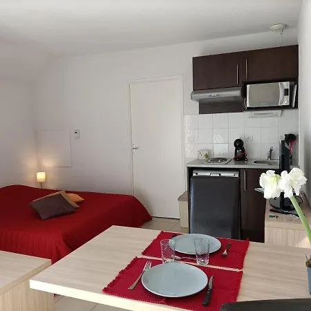 Apartament De La Source By Euclenima Salies-de-Béarn