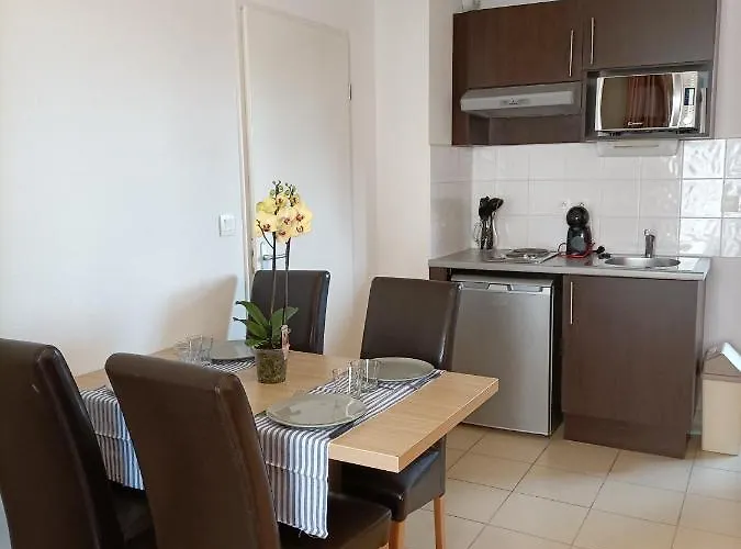 De La Source By Euclenima Salies-de-Béarn